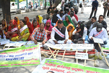 नदी अतिक्रमण रोक्न माग गर्दै वीरगञ्जदेखि काठमाडौंसम्म पैदलयात्रा (फोटो फिचर)